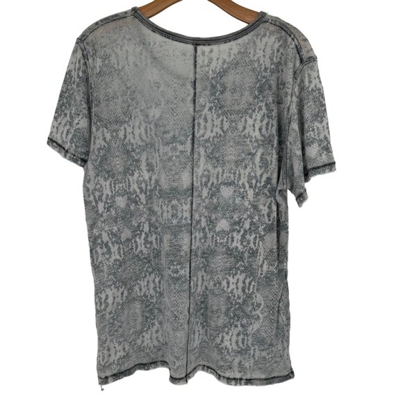 Free People Women's Gray Snake Print Short Sleeve Top Tourist Tee size medium - Picture 9 of 12